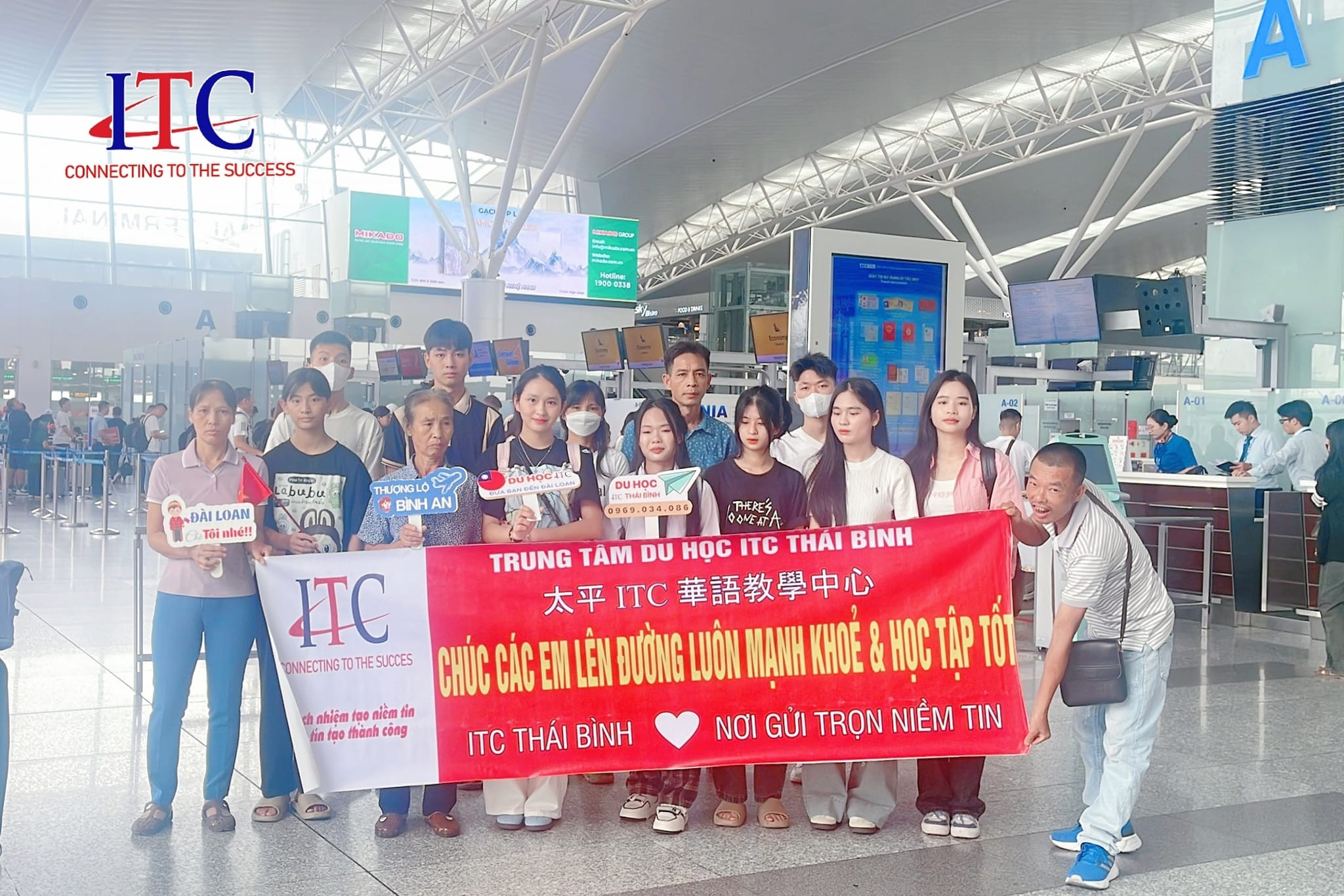 Các bạn du học sinh Cần Ích kỳ mùa thu 2024 của Trung tâm tư vấn du học ITC Thái Bình
