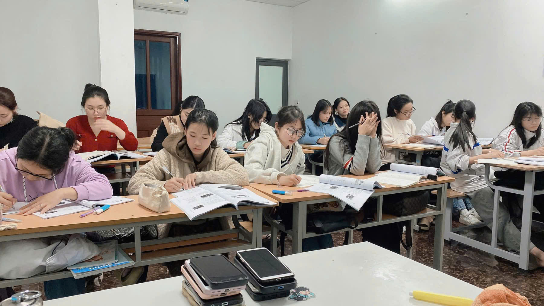 TIẾNG TRUNG ITC - TUYỂN THÊM 2 GIÁO VIÊN TIẾNG TRUNG HÀNH CHÍNH 