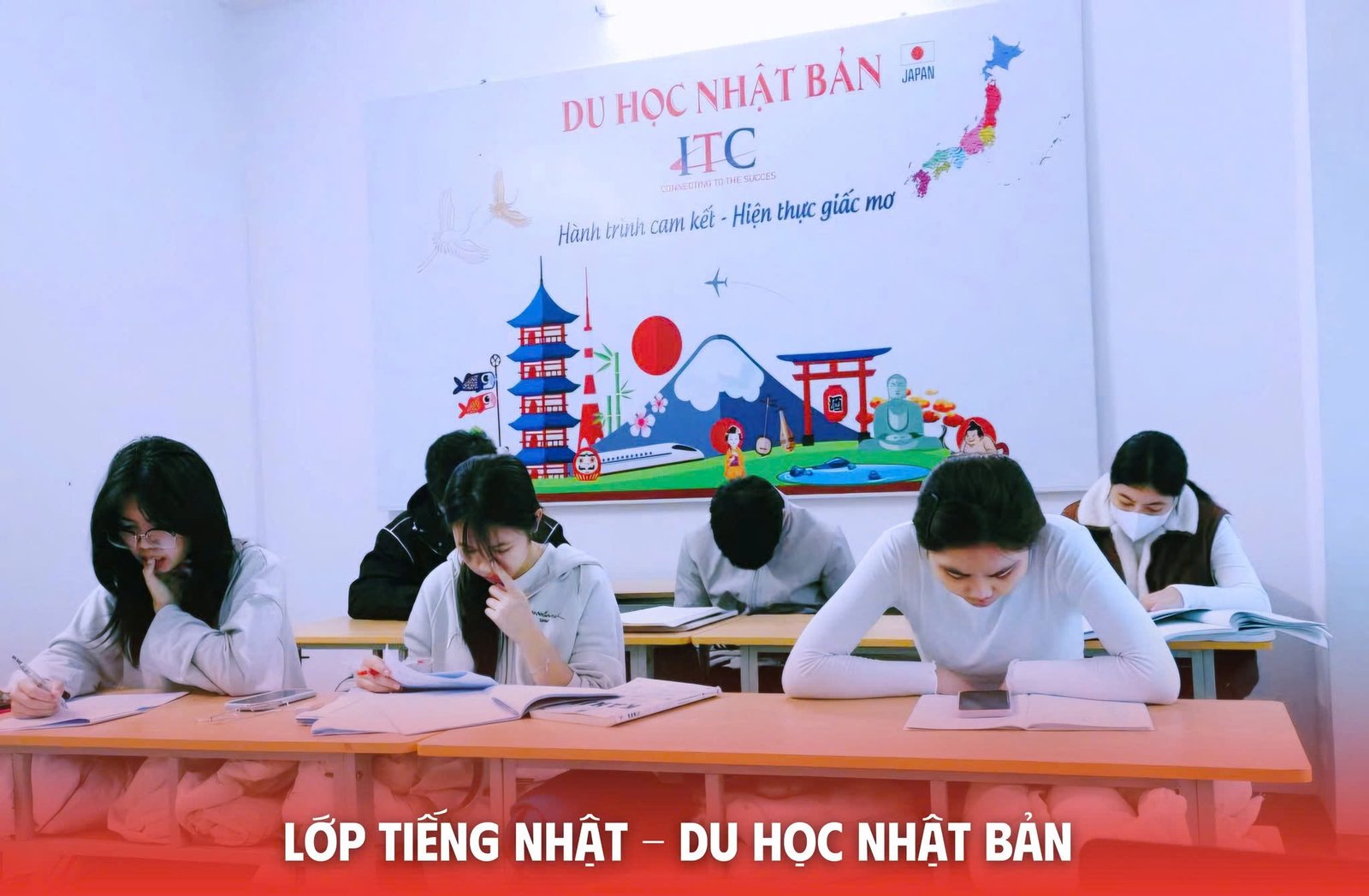 Học viên ôn luyện JLPT